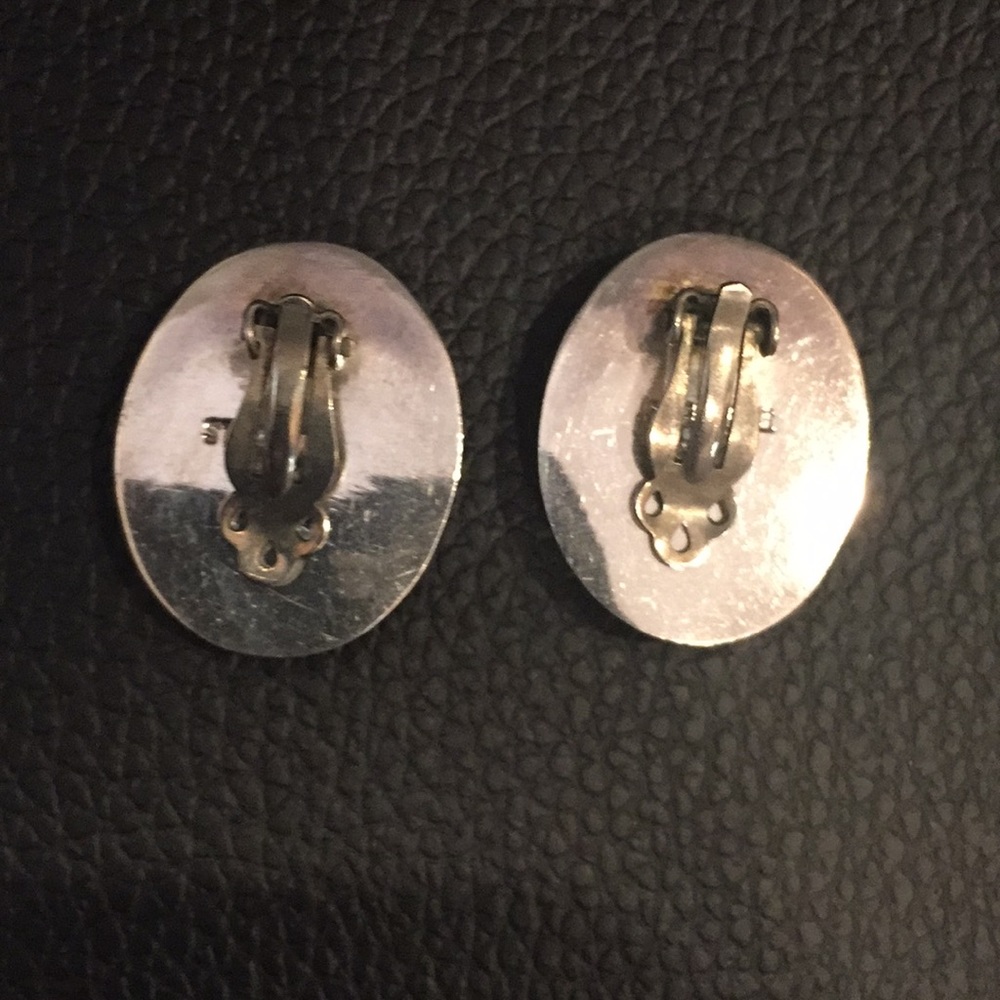 Vintage sterling silver mother of pearl clip-on earrings - Picture 2 of 5